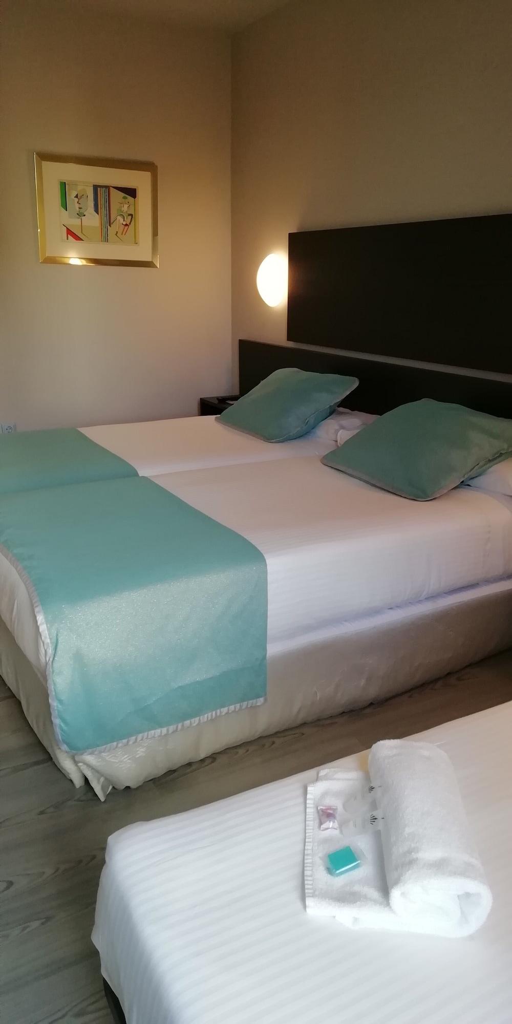 Hotel Ciudad De Ponferrada, Ascend Hotel Collection Dış mekan fotoğraf