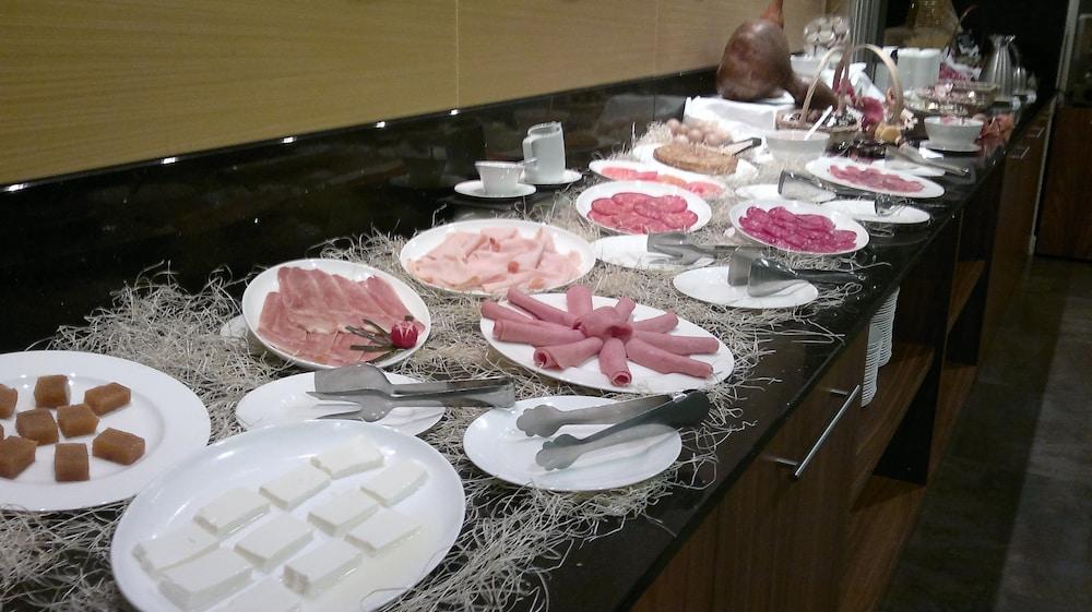 Hotel Ciudad De Ponferrada, Ascend Hotel Collection Dış mekan fotoğraf