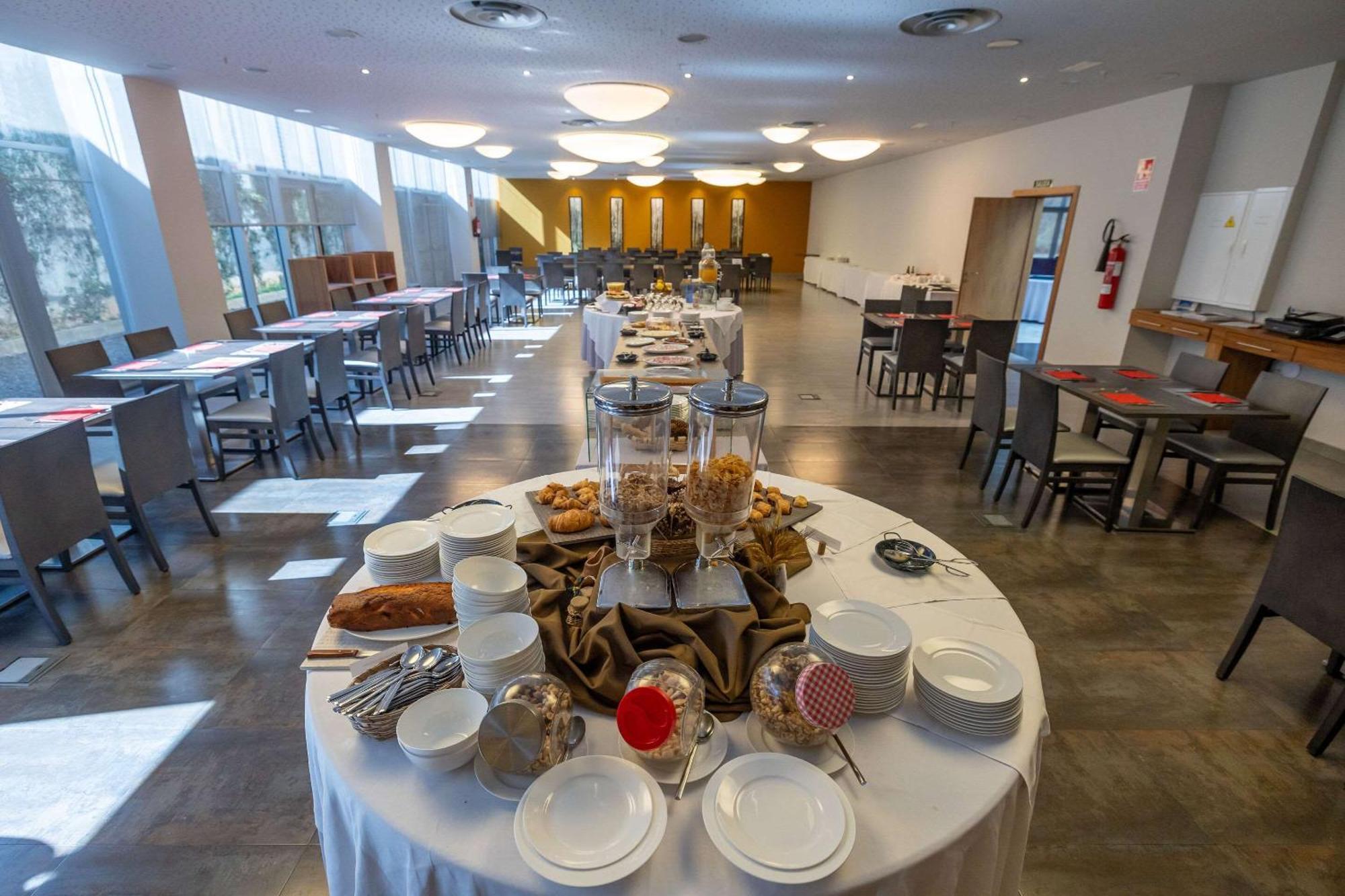 Hotel Ciudad De Ponferrada, Ascend Hotel Collection Dış mekan fotoğraf