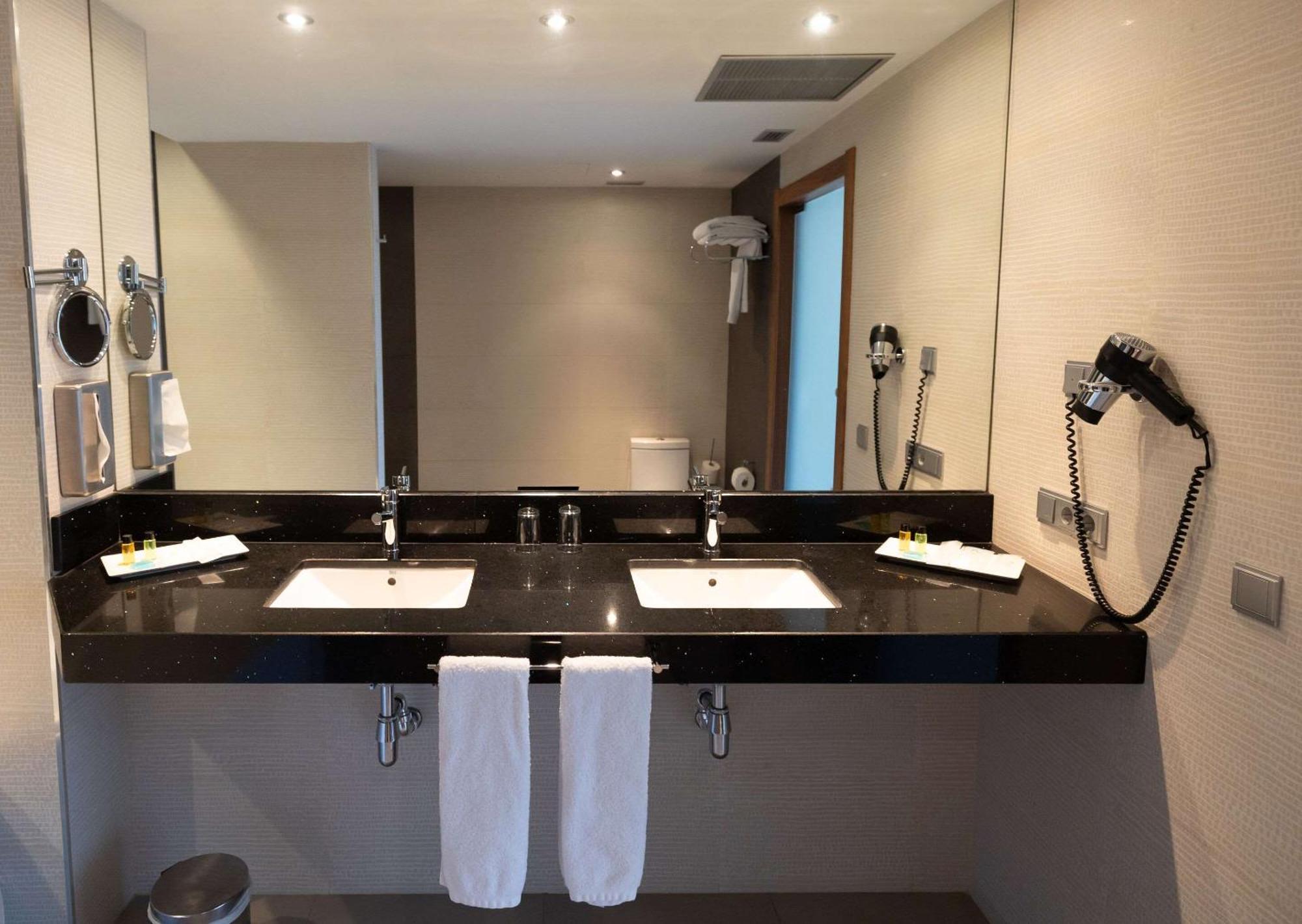 Hotel Ciudad De Ponferrada, Ascend Hotel Collection Dış mekan fotoğraf